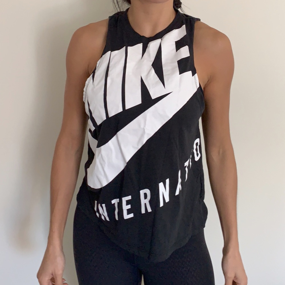 Black Nike workout tank top